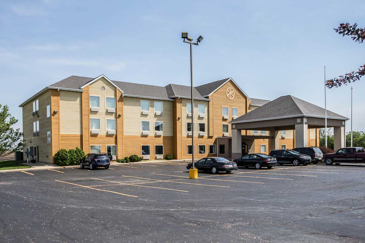 Quality Inn & Suites Mendota near I 39 - photo 22