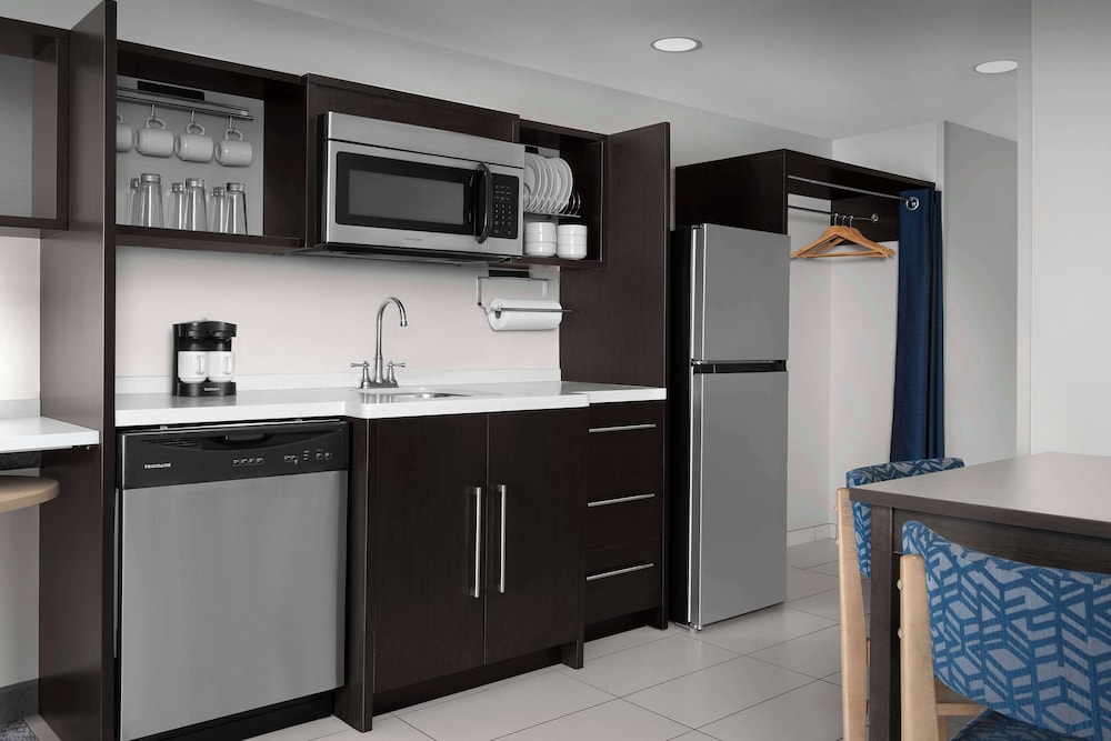 Home2 Suites by Hilton Greensboro Airport NC - photo 10