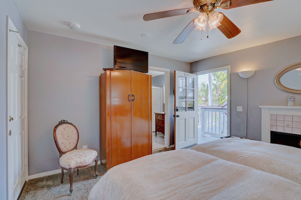 Pelican Cove Inn - photo 18