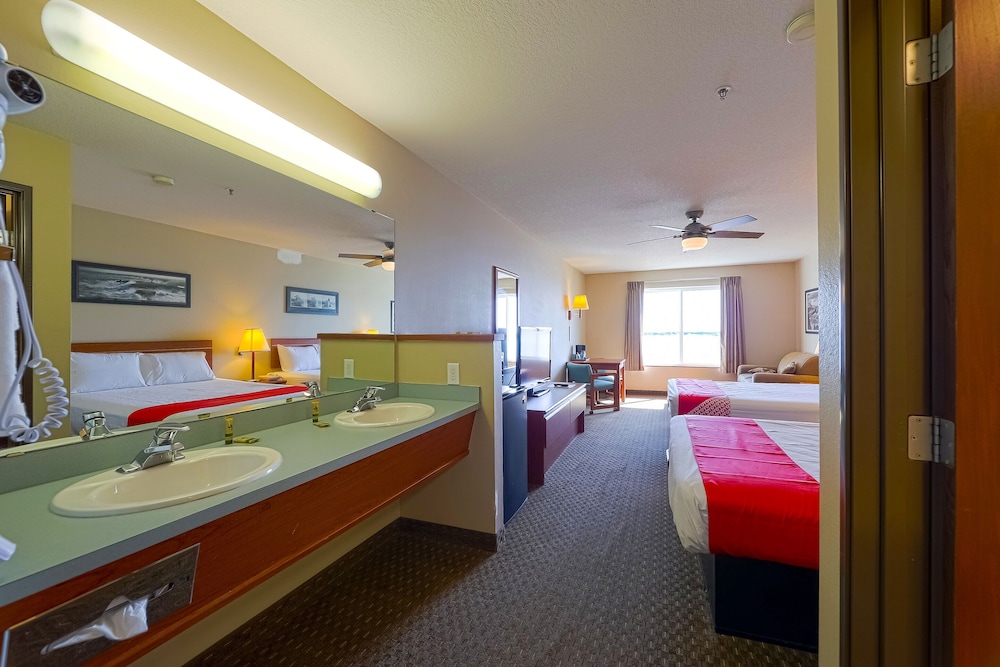 Siletz Bay Beachfront Hotel by OYO Lincoln City - photo 19