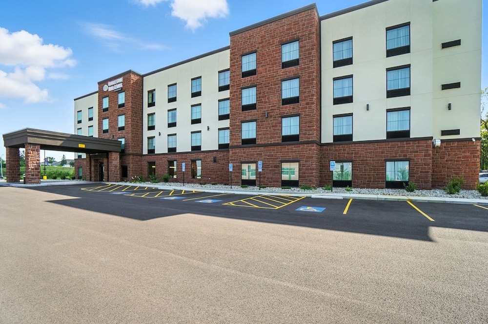 Cobblestone Hotel & Suites Bellefontaine - photo 98