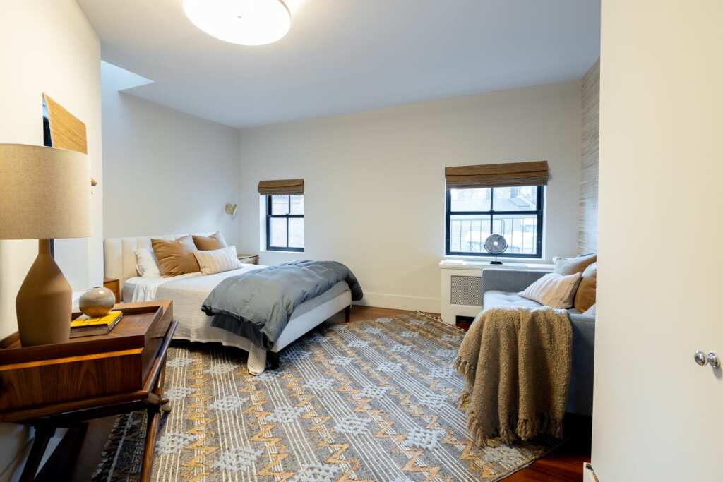 E10 3 3BR Designer Townhouse — 4-Star Luxury Hotel in New York City, United States