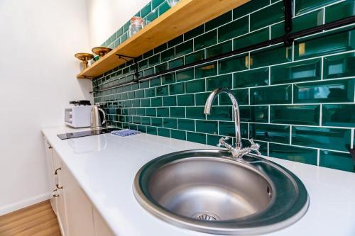 Unique and Beautiful 1BR Apt in Historic Tbilisi by Wehost