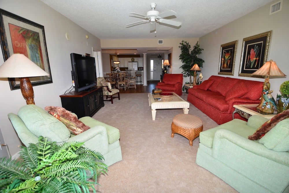 North Tower Apartment 606 - photo 15