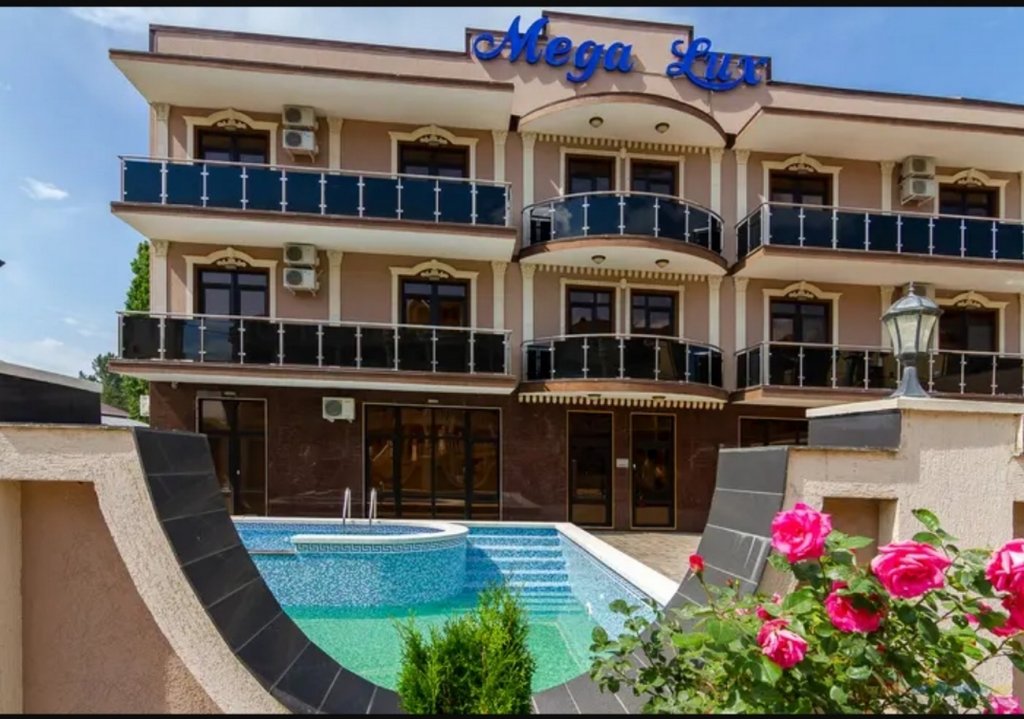 Hotel Mega Lyuks - last minute hotel in Vityazevo