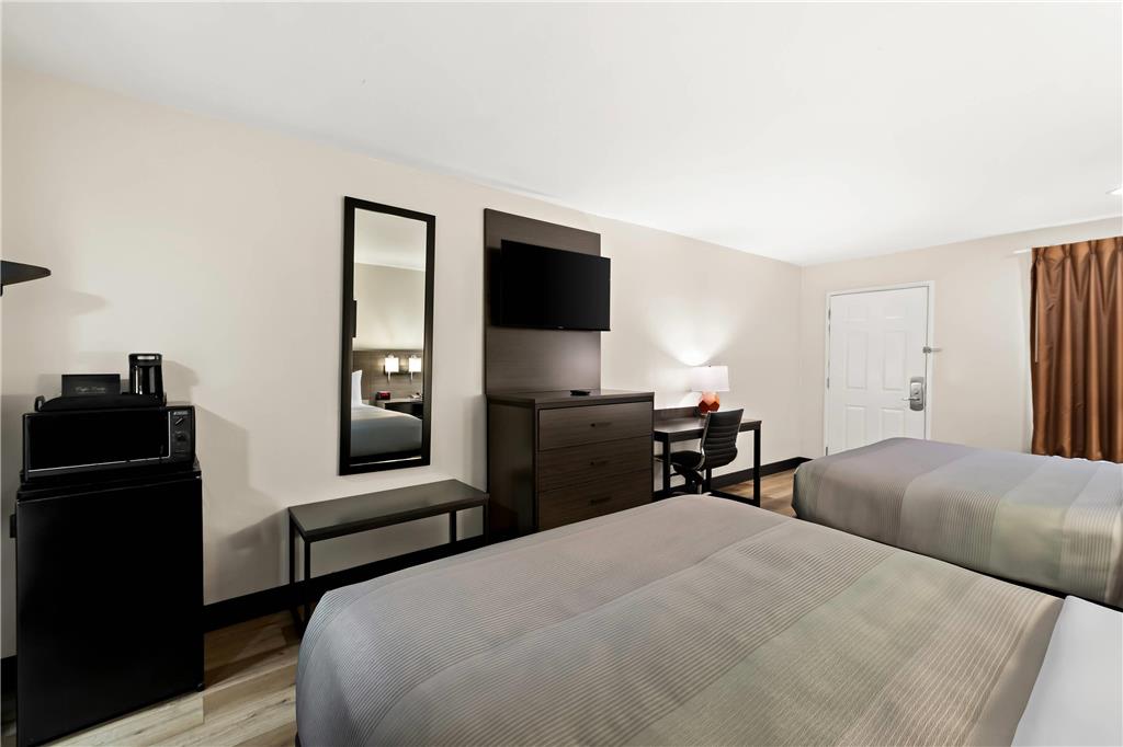 Quality Inn & Suites - photo 13