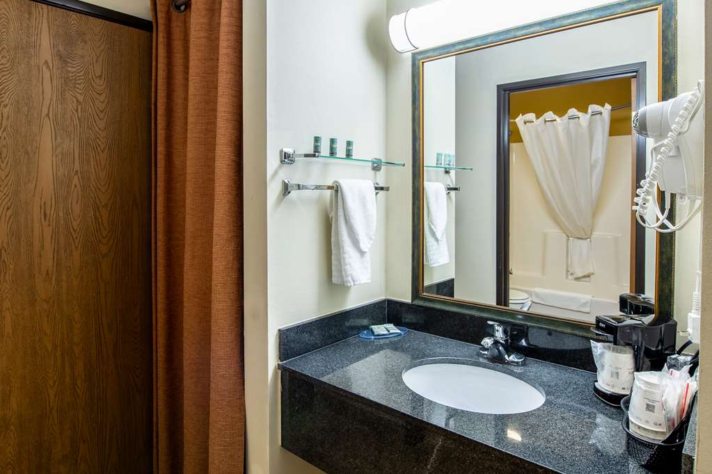 Best Western Lakewood Inn - photo 30