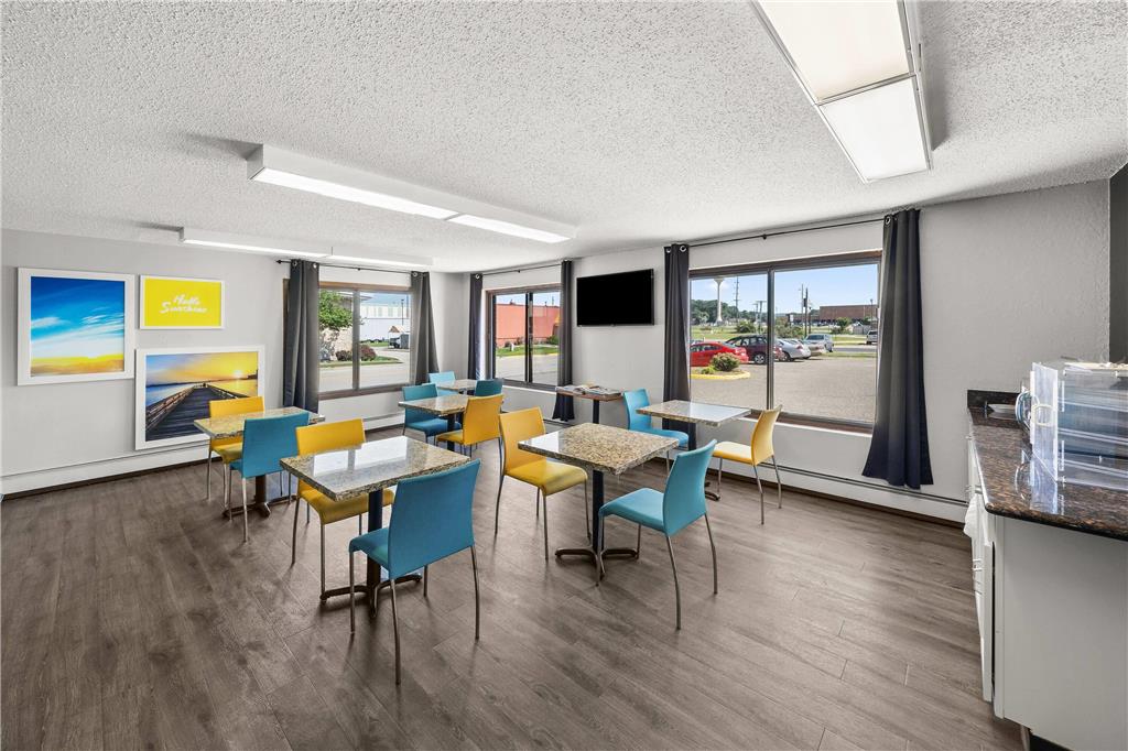 Days Inn by Wyndham Winona - photo 16