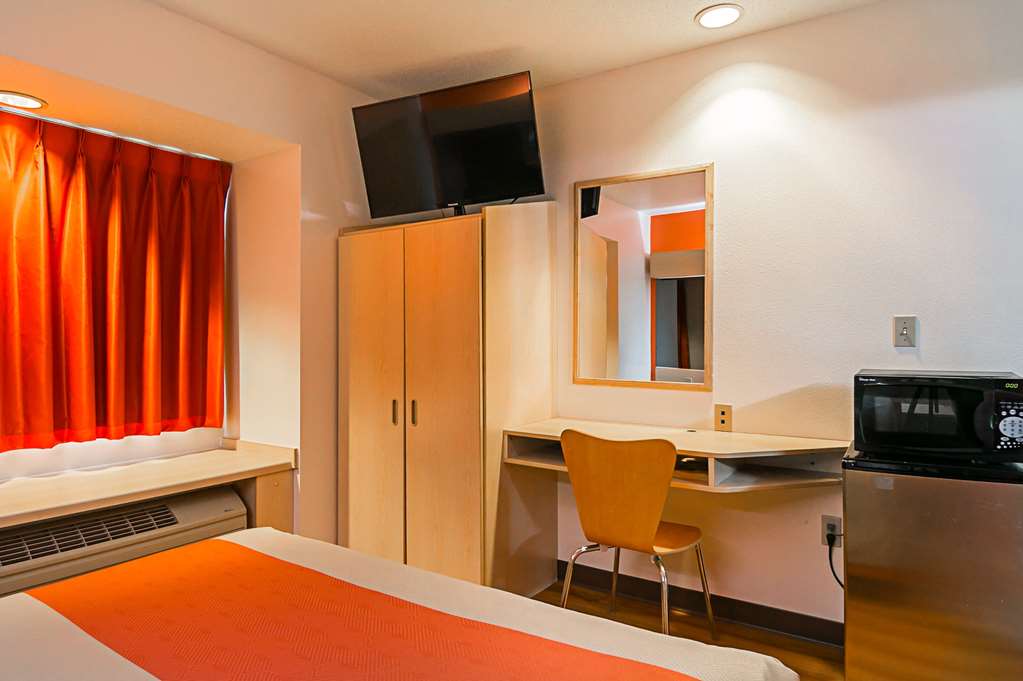 Motel 6 Sycamore IL - photo 6