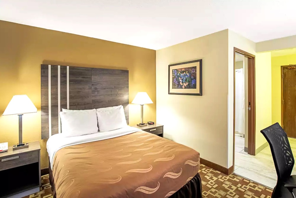 Norwood Inn & Suites Milwaukee - photo 6