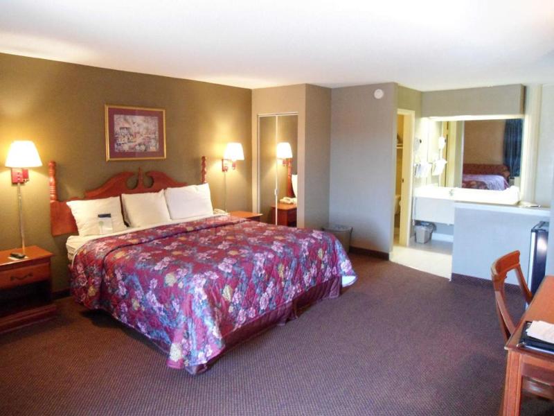 Econo Lodge - photo 74