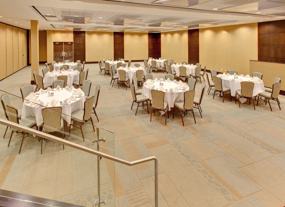 Crowne Plaza Lombard Downers Grove by IHG - photo 54
