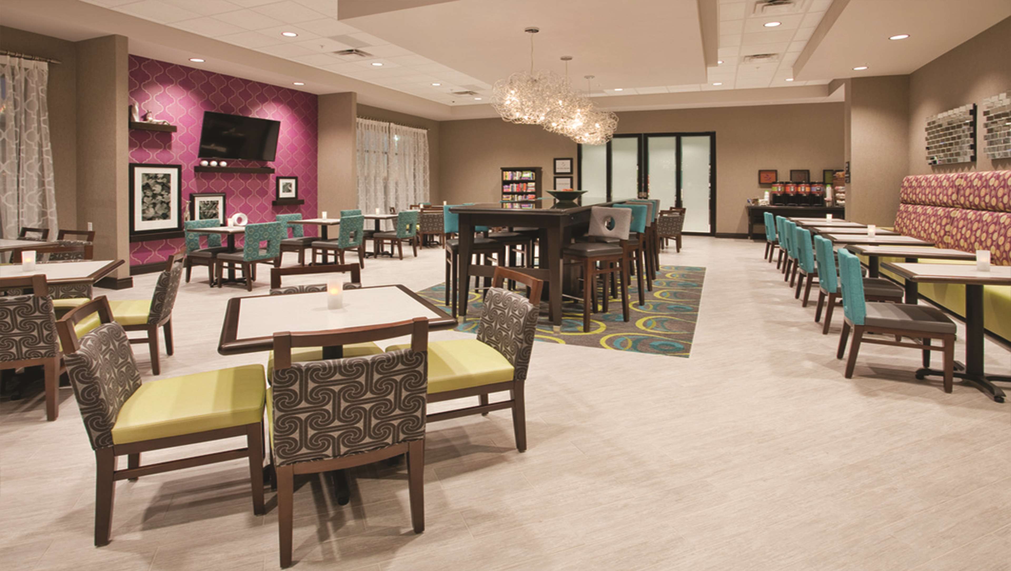 Hampton Inn Kearney - photo 3