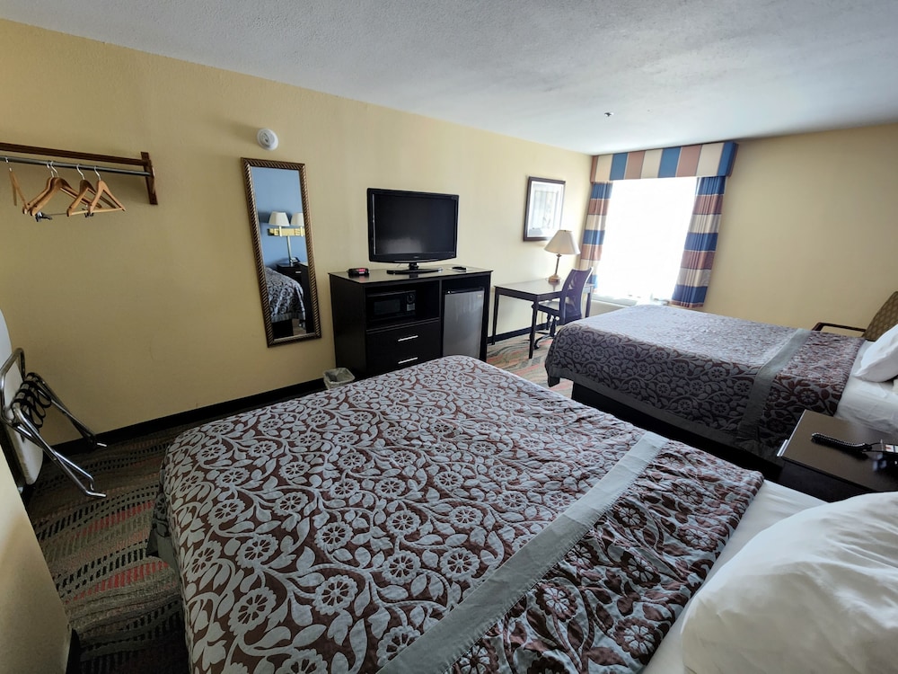 Days Inn by Wyndham Springfield - photo 3