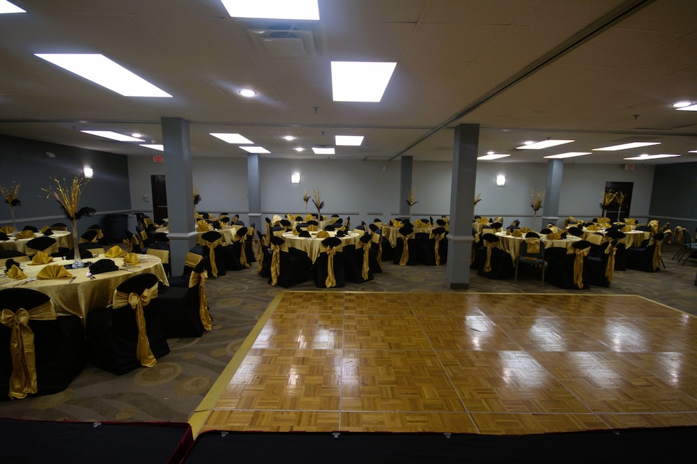 Atrium Hotel and Suites - photo 71
