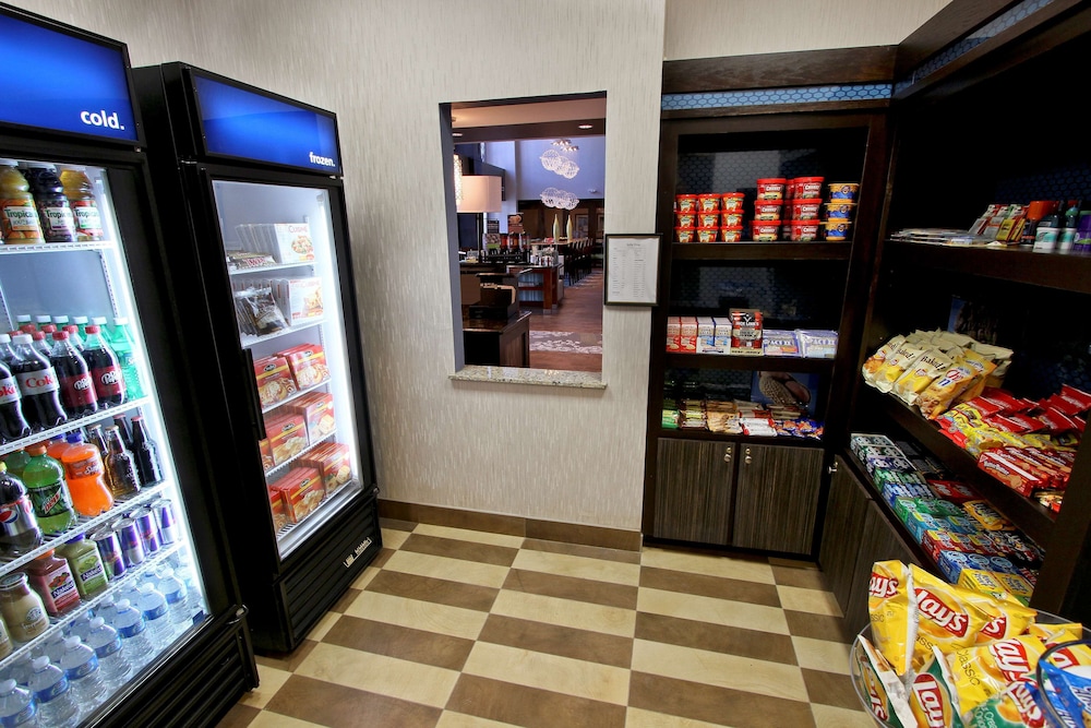 Hampton Inn & Suites Winnie - photo 31
