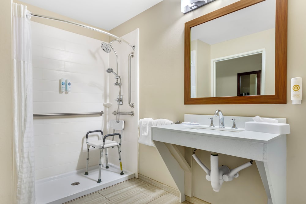 Comfort Suites Greensboro High Point - photo 13