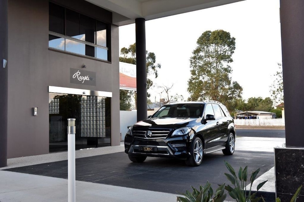 Western Downs Motor Inn - carbon neutral hotel in Miles