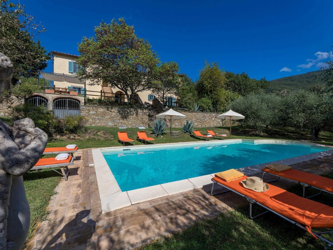 Casa Pippin 8 Emma Villas — 4-Star Luxury Hotel in Cortona, Italy