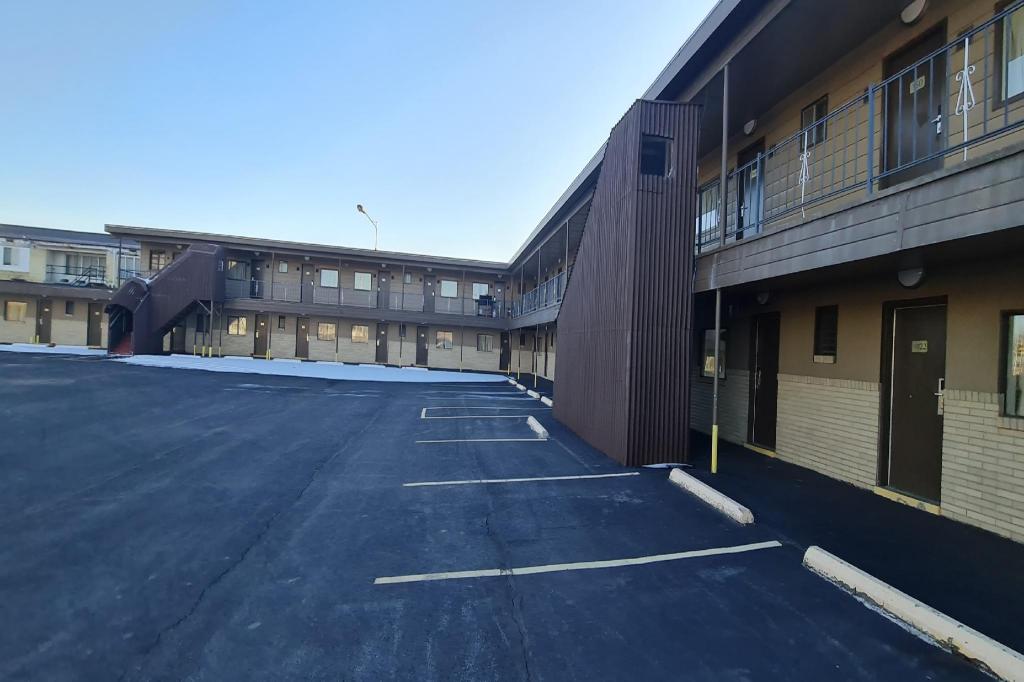 DuBois Manor Motel - photo 4