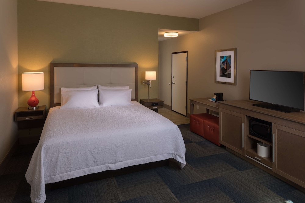 Hampton Inn & Suites Asheville Biltmore Village - photo 18