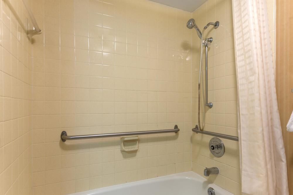 Howard Johnson - photo 19