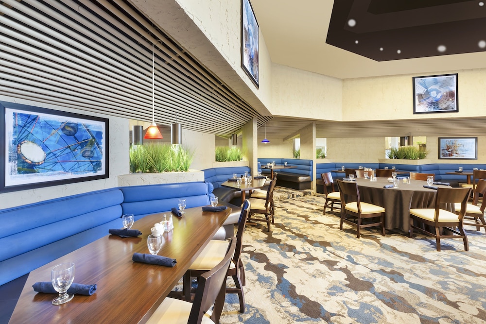 Crowne Plaza Columbus North Worthington by IHG - photo 31