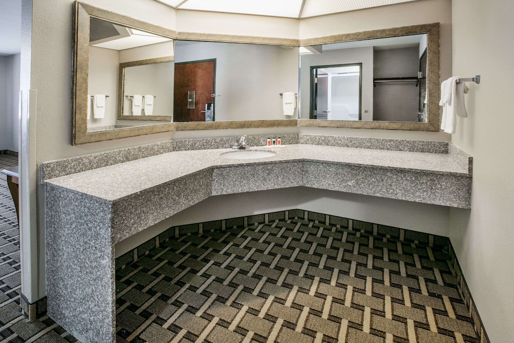 Quality Inn Lawton near Fort Sill - photo 22