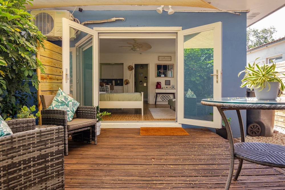 Peaceful Casita near Hollywood Beach & essentials — 4-Star Luxury Hotel in Hollywood, United States