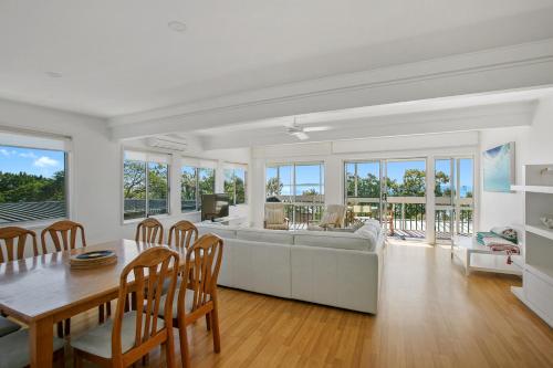 Noosa Escape 2br Ocean Views Walk To Beach — Noosa Heads