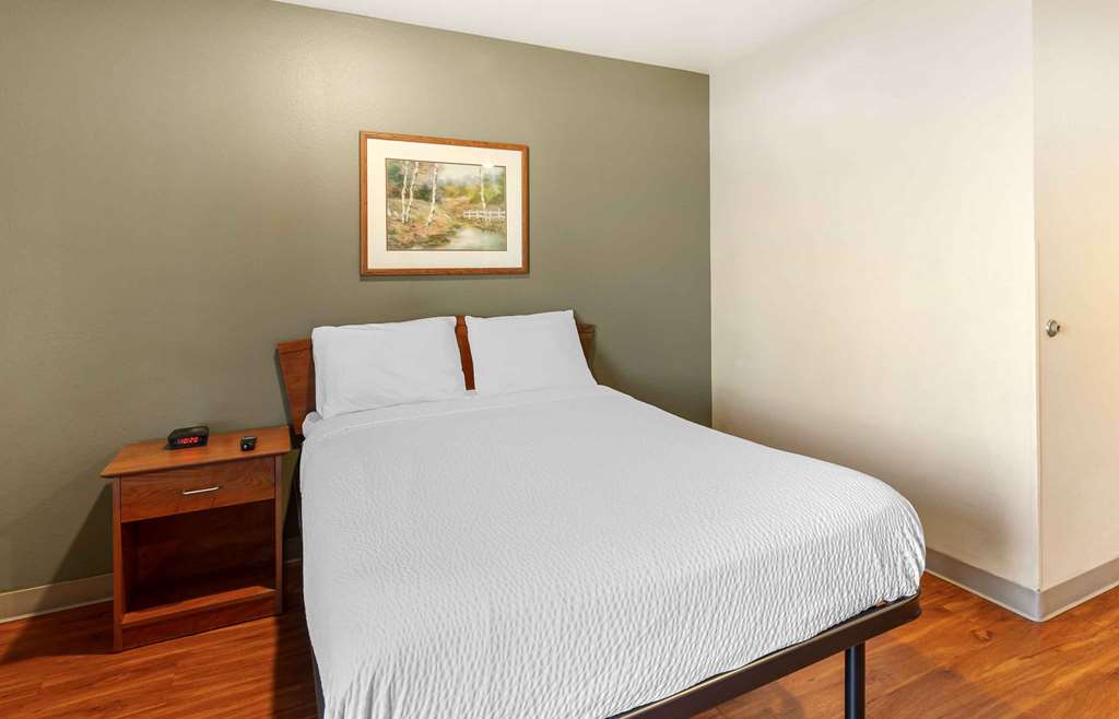 WoodSpring Suites Akron - photo 8