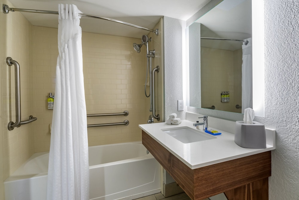 Holiday Inn Express Cape Coral Fort Myers Area by IHG - photo 21