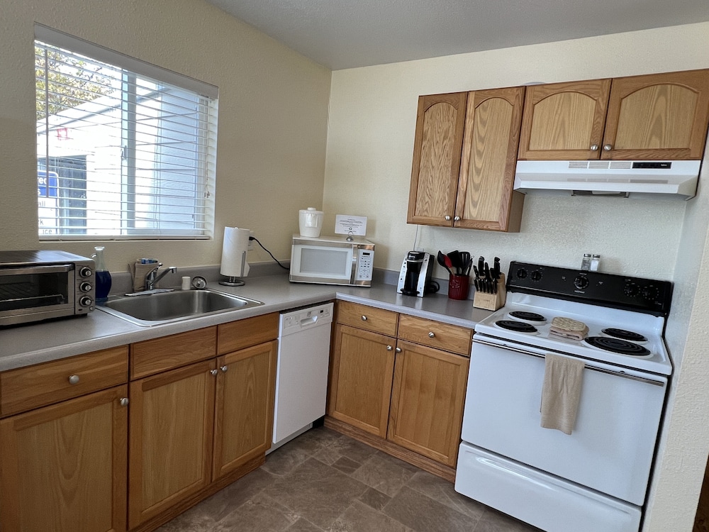 Clear Lake Cottages & Marina - photo 56