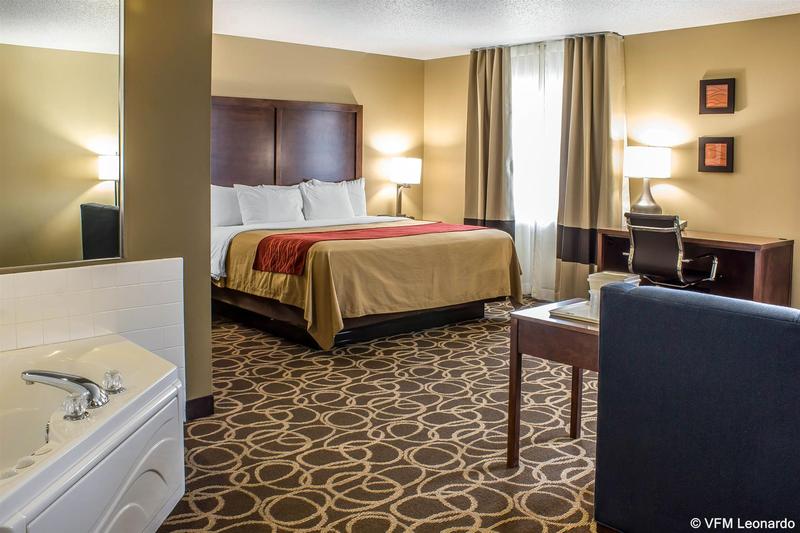 Comfort Inn Dyersville Near Field of Dreams - photo 4