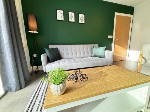 Luxury Canal side Apartment Hemel Hempstead Free parking Perfect for Contractors — 4-Star Luxury Hotel in Hemel Hempstead, United Kingdom