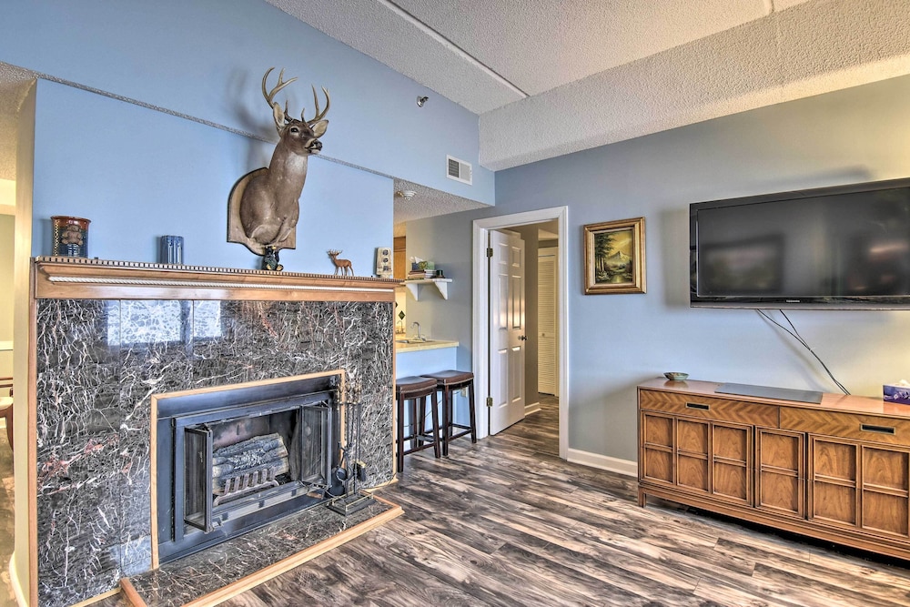 4 Mi to Sugar Mtn Resort: Condo w Indoor Pool - photo 7