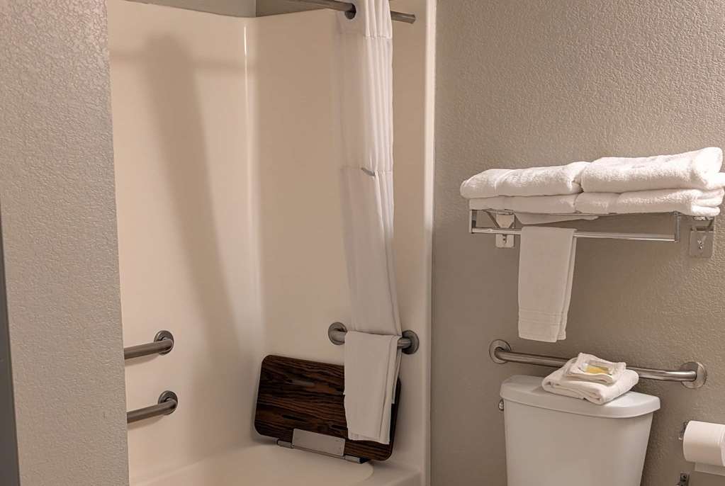 Days Inn & Suites by Wyndham Castle Rock - photo 31