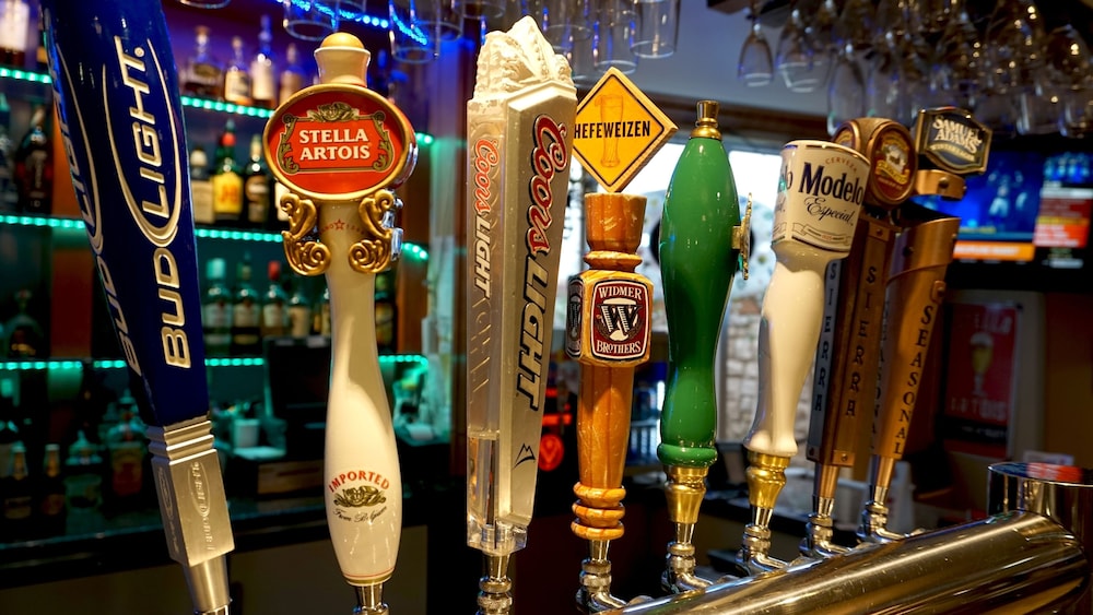 Holiday Inn & Suites Oakland Airport by IHG - photo 57
