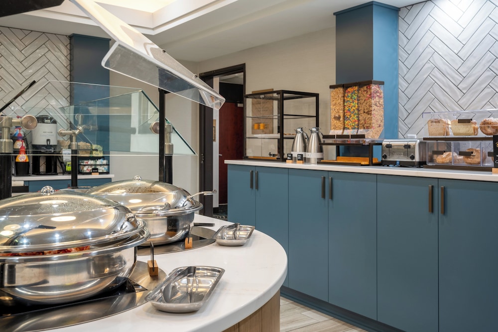 Staybridge Suites West Des Moines by IHG - photo 30