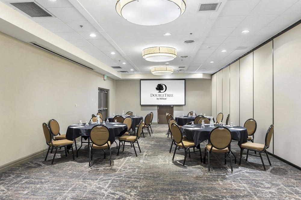 DoubleTree by Hilton Roseville Minneapolis - photo 43