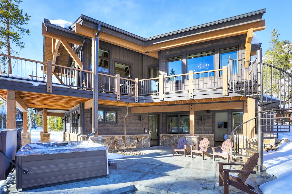 Bear Tracks 18 - carbon neutral hotel in Keystone