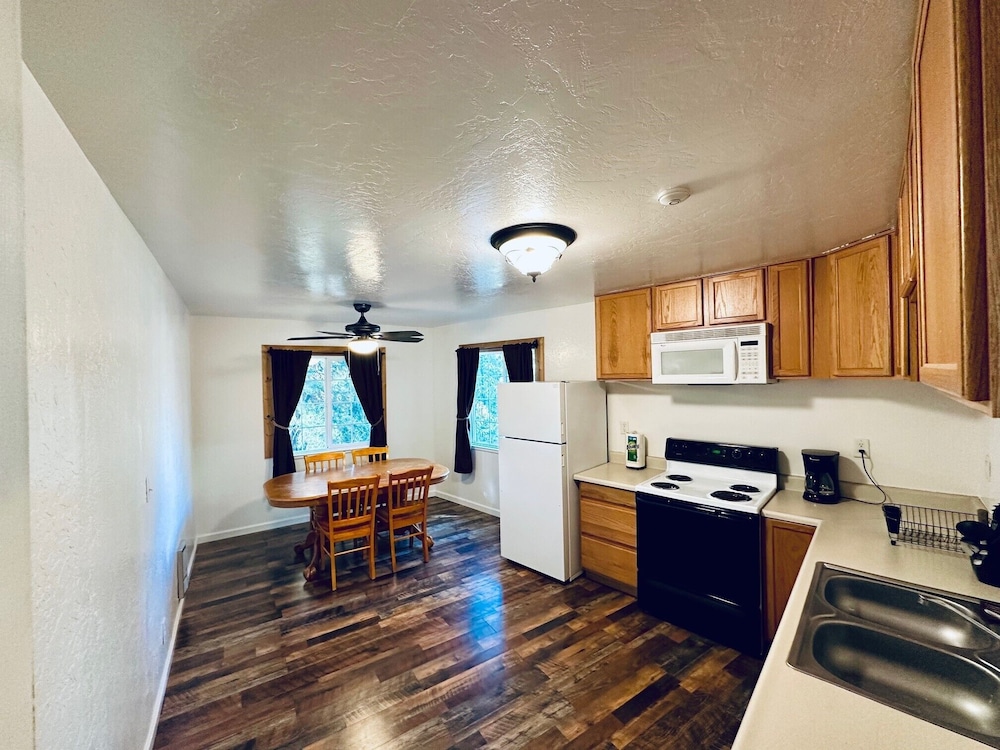Shasta Inn - photo 9