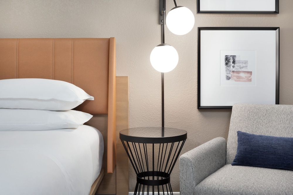 Sheraton Stonebriar Hotel - photo 9