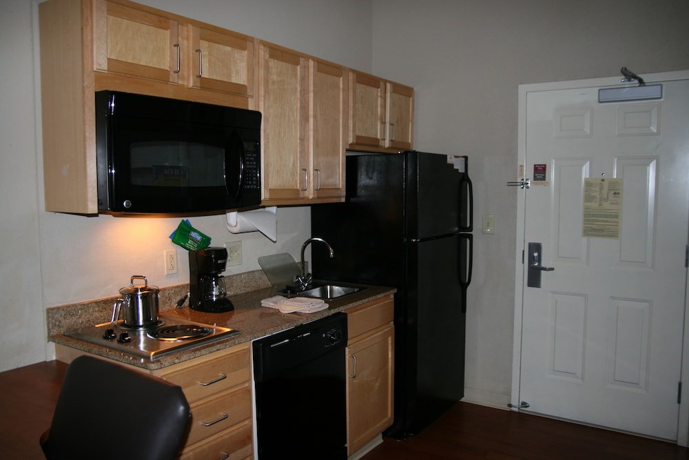 Candlewood Suites Bordentown Trenton by IHG - photo 26