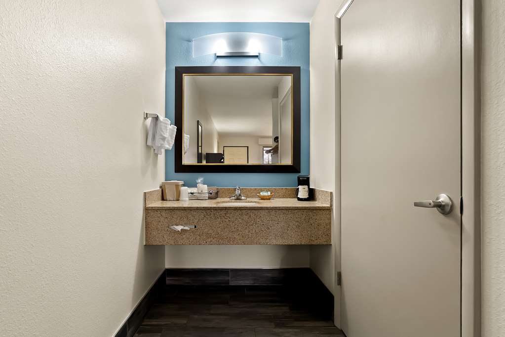 Best Western Greenville Inn - photo 13