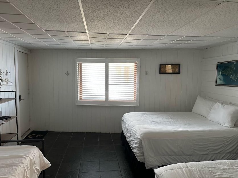 Vineyard Harbor Motel Private Beach - photo 166