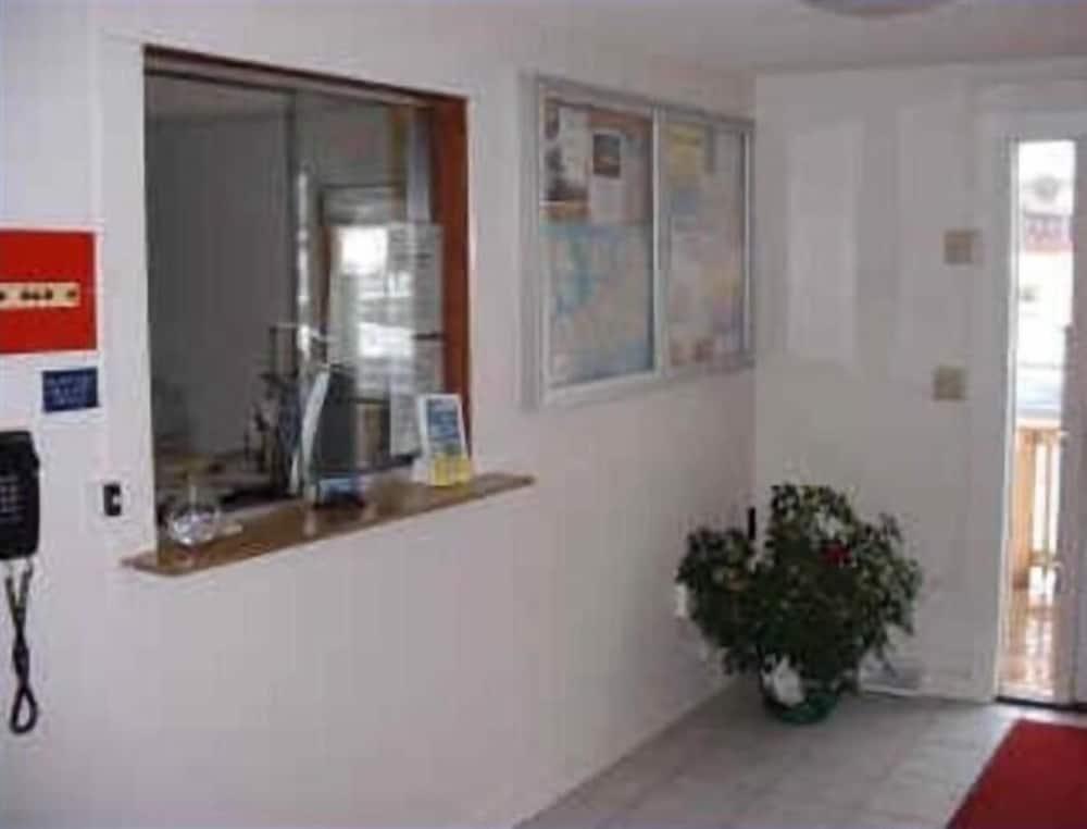 Portlodge Motel - photo 2