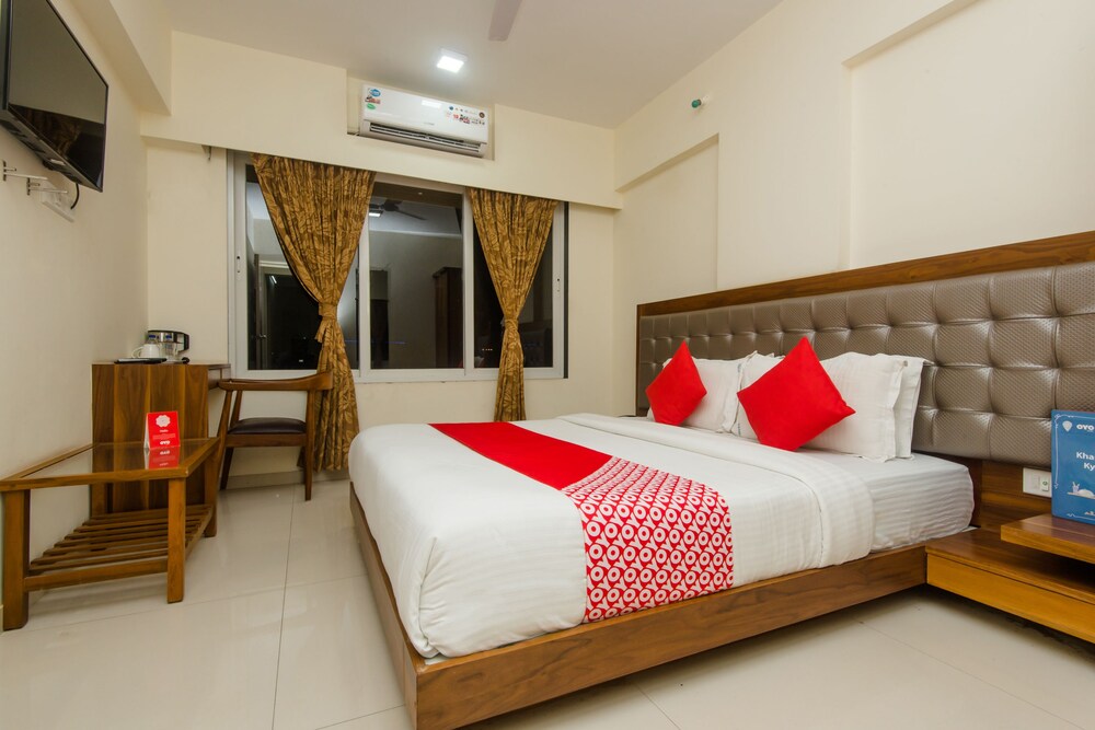 OYO 11441 Hotel Blue Bells Residency