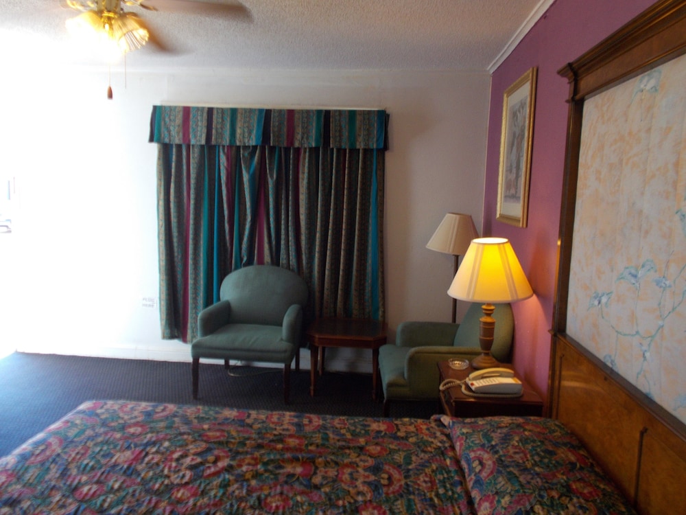 Hillside Motel - photo 20