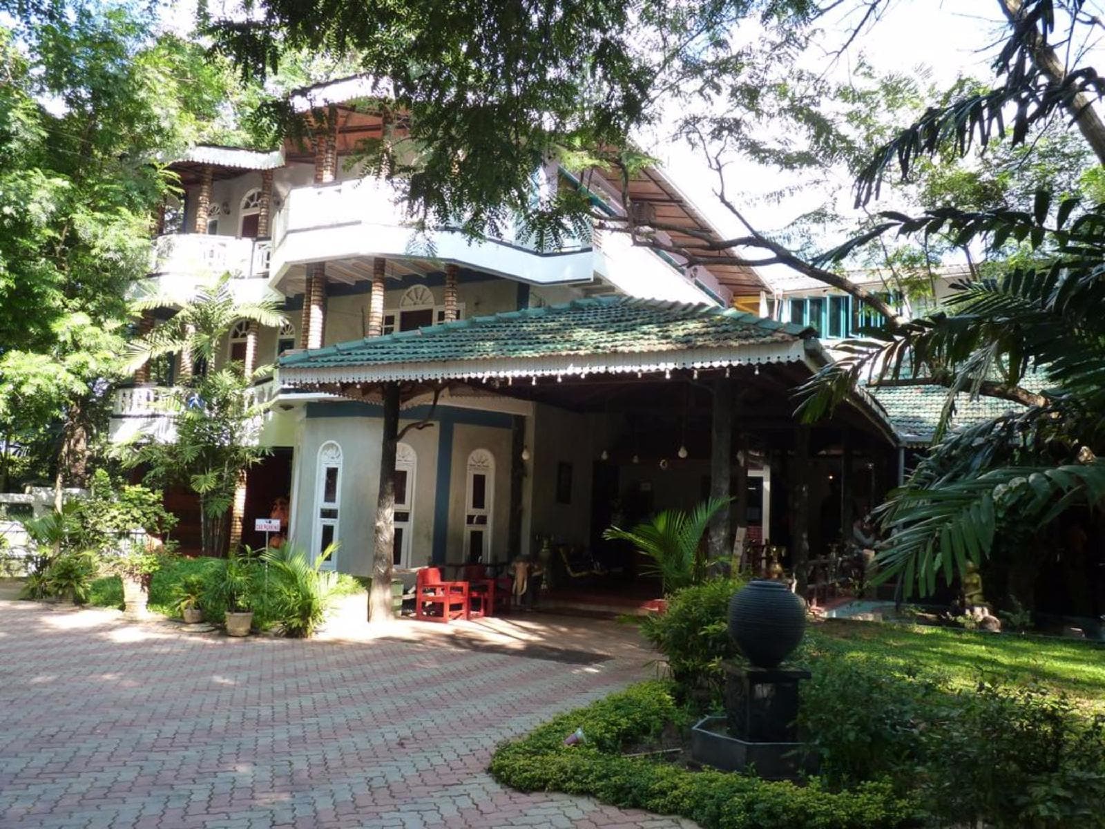 Yoho Hotel Eden Garden in Dambulla, Sri Lanka